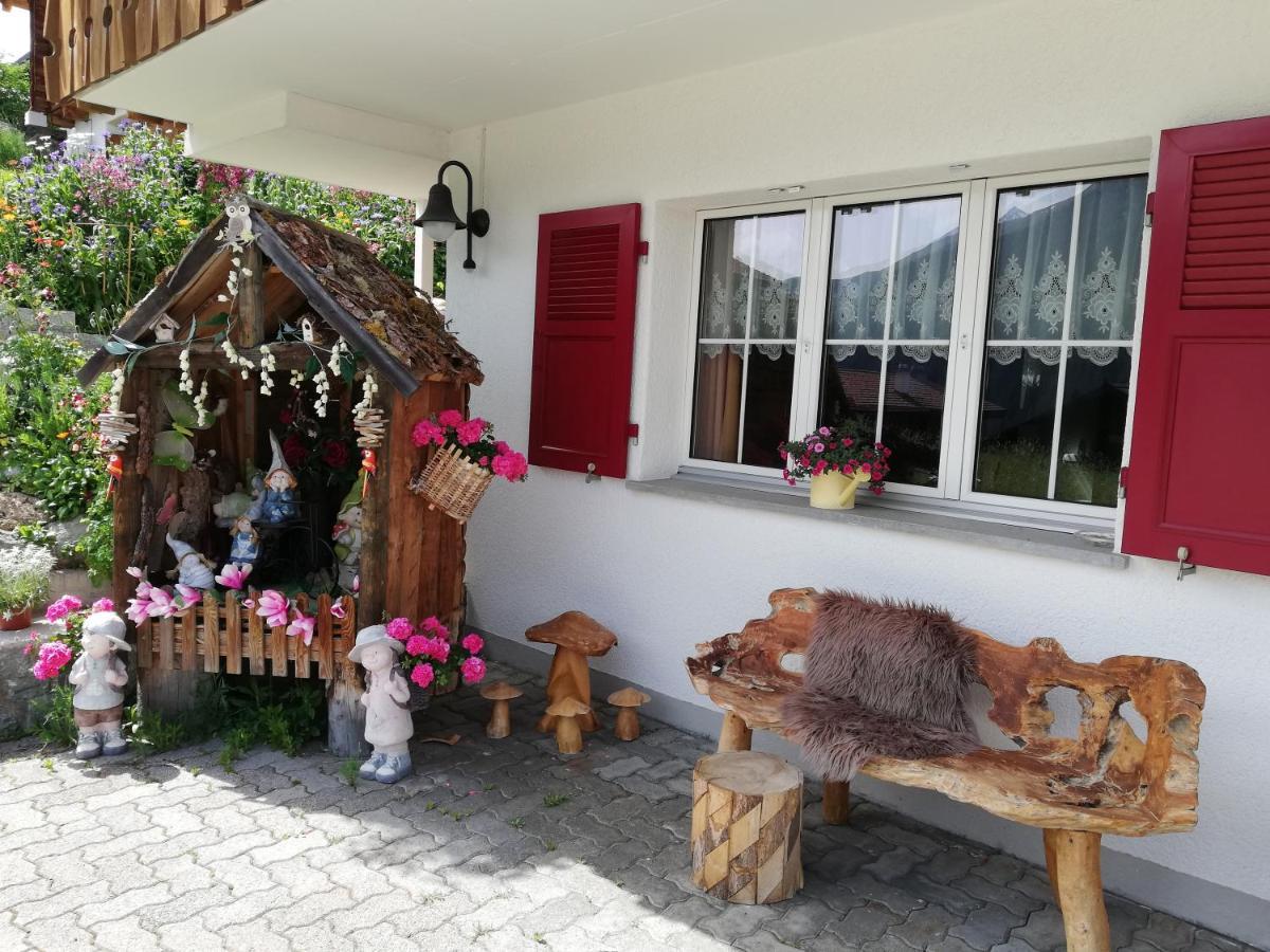 זדרון Ferienwohnung Casa Ursina מראה חיצוני תמונה